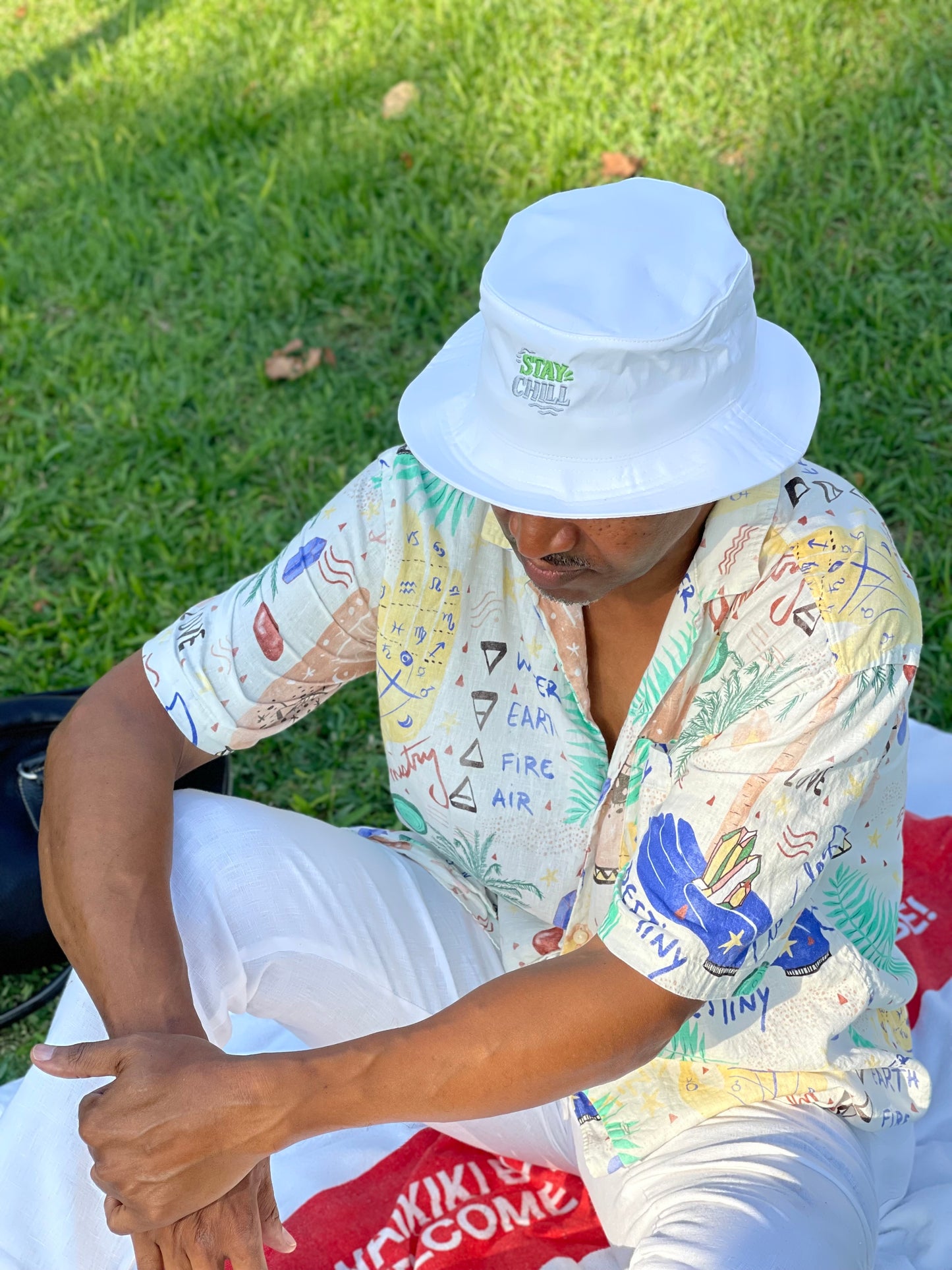 Mahalon Honolulu Stay chill Bucket Hat